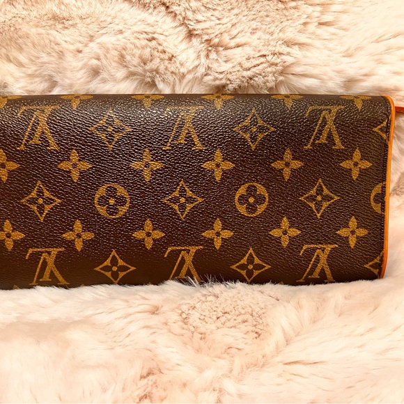 LOUIE VUITTON Monogram Pochette Twin GM - Picture 7 of 11